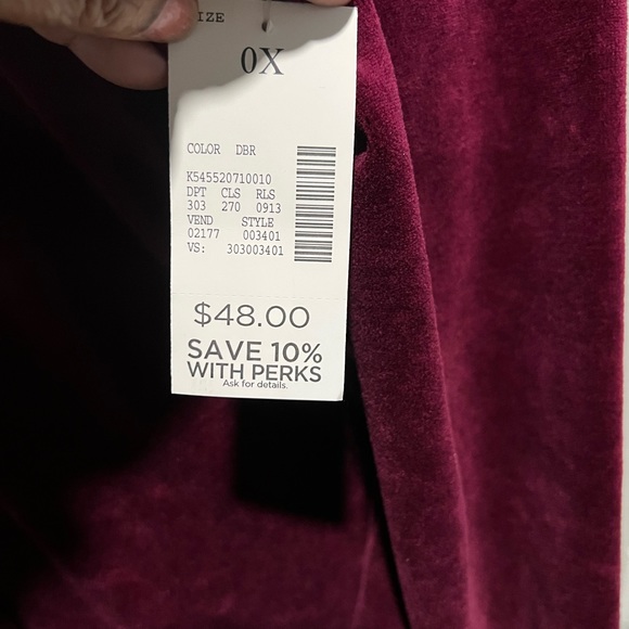 Plus Size Top - Picture 4 of 4